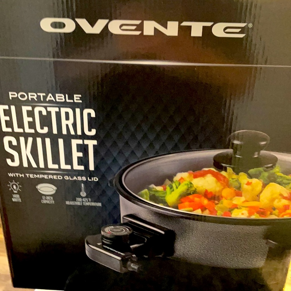 Electric skillet